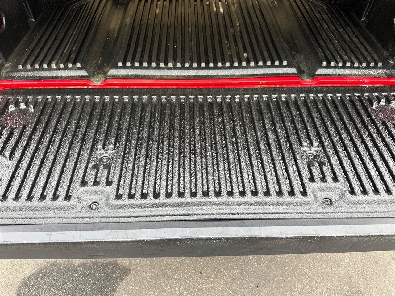 Used 2021 Nissan Titan SV RWD image 11