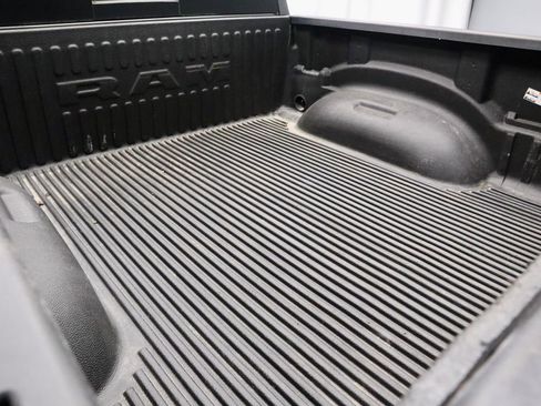 Used 2022 RAM 1500 Big Horn AWD/4WD image 14