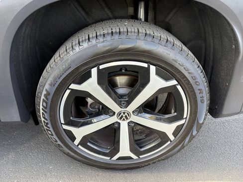 Used 2026 Volkswagen Tiguan SE AWD/4WD image 27