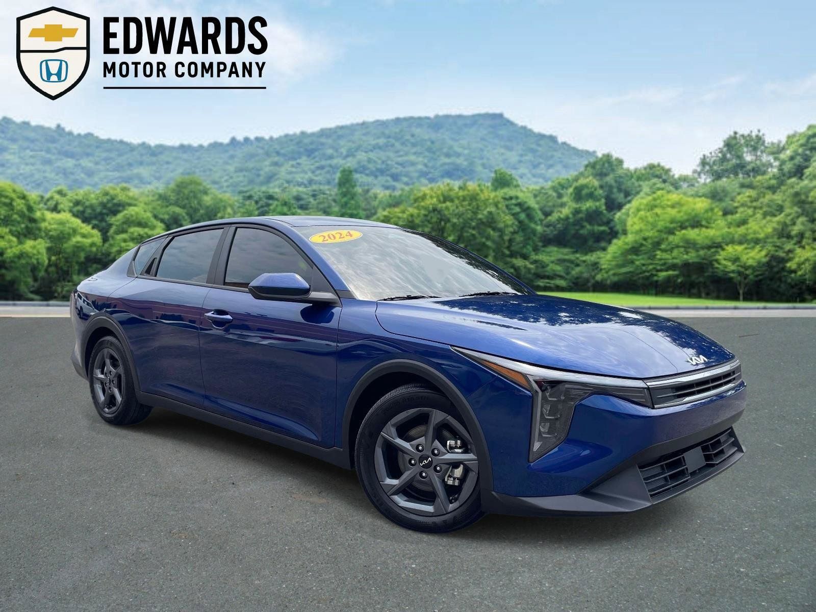 Used 2025 Kia K4 FWD image 1