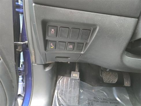 Used 2019 Nissan Pathfinder SV image 19