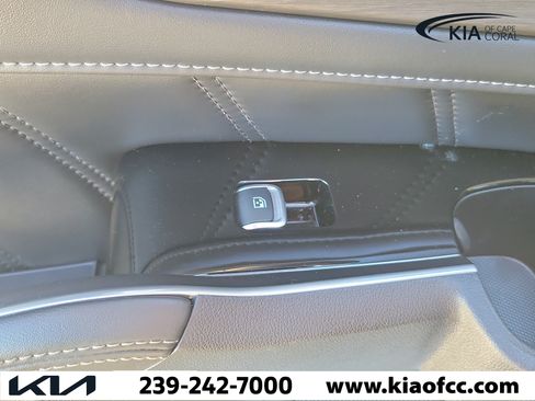 Certified 2025 Kia Sorento SX AWD/4WD image 16