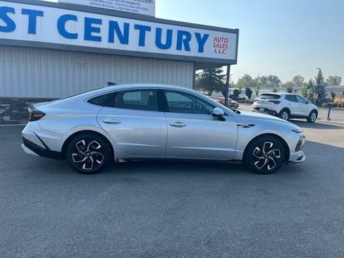 Used 2024 Hyundai Sonata SEL FWD image 16