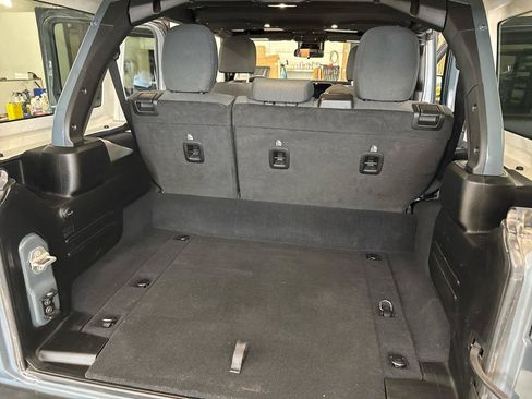 Used 2024 Jeep Wrangler Unlimited AWD/4WD image 45
