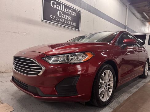 Used 2019 Ford Fusion SE FWD image 2