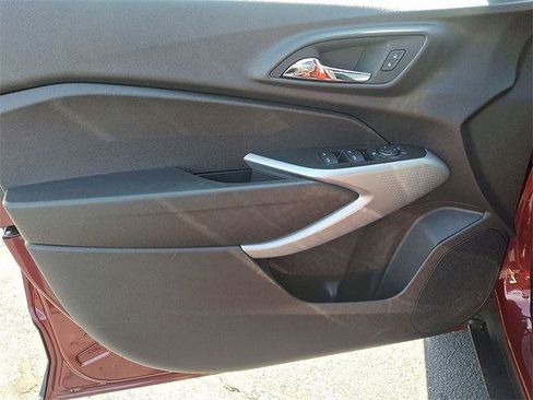 Used 2025 Chevrolet Trax LS image 12