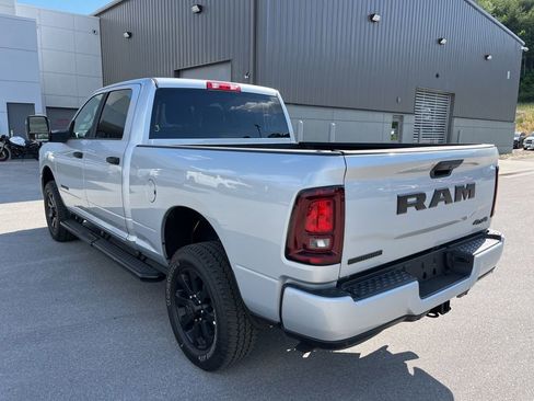 Used 2026 RAM 2500 Big Horn AWD/4WD image 4