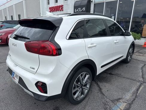 Used 2022 Kia Niro Touring Special Edition FWD image 5