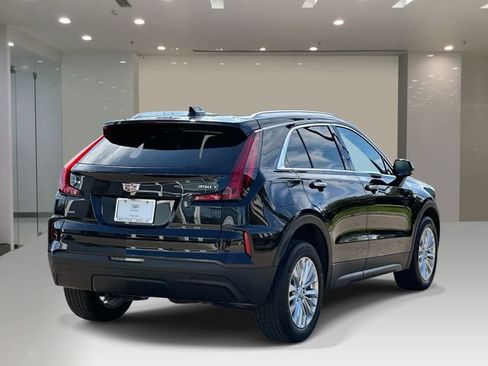 Used 2024 Cadillac XT4 Luxury w/ Cold Weather Package AWD/4WD image 4