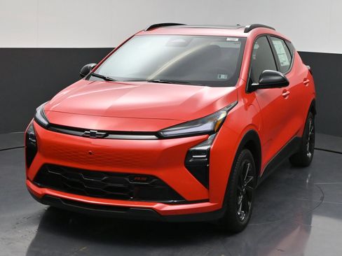 New 2027 Chevrolet Bolt RS w/ Technology Package FWD image 3