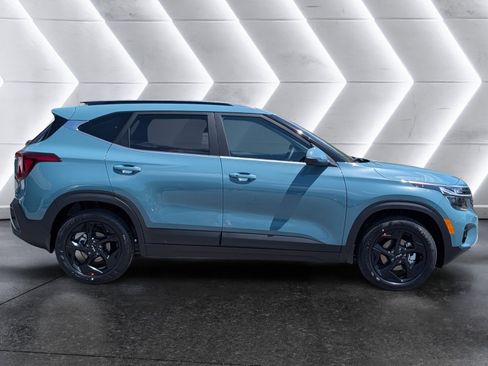New 2026 Kia Seltos EX FWD image 3