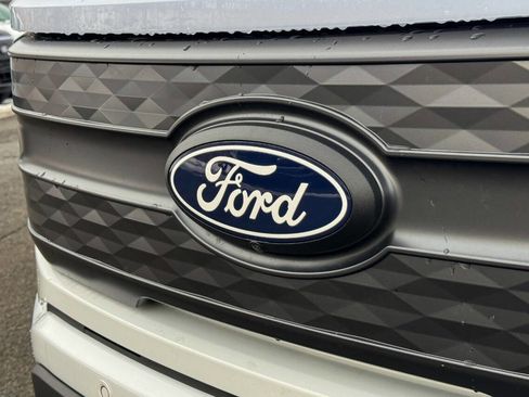 Used 2024 Ford F150 Lightning Lariat image 9