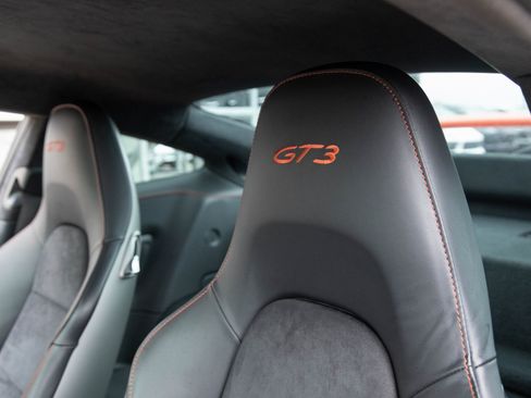 Certified 2018 Porsche 911 GT3 image 22