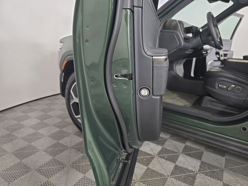 Used 2024 Rivian R1S Adventure AWD/4WD image 30