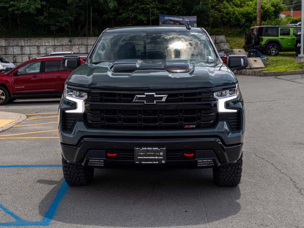 Used 2026 Chevrolet Silverado 1500 LT Trail Boss w/ LT Trail Boss Premium Package AWD/4WD image 2