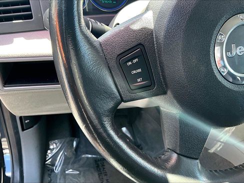 Used 2006 Jeep Grand Cherokee SRT8 w/ SRT Option Group I AWD/4WD image 11