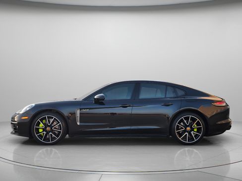Used 2023 Porsche Panamera 4 Platinum Edition AWD/4WD image 2