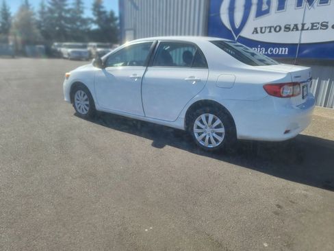 Used 2013 Toyota Corolla LE FWD image 18