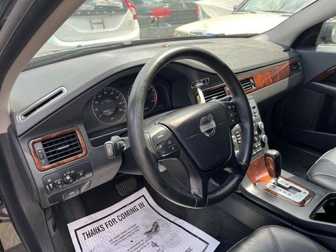 Used 2010 Volvo V70 FWD image 9