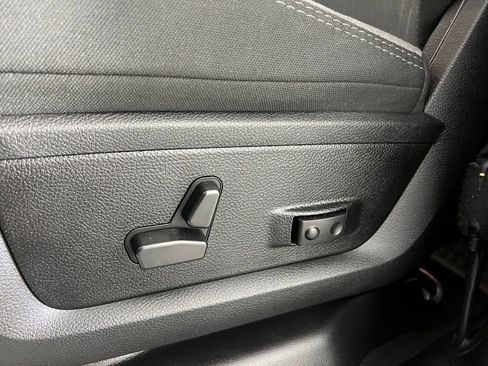 Used 2024 RAM 2500 Big Horn w/ Bed Utility Group image 22