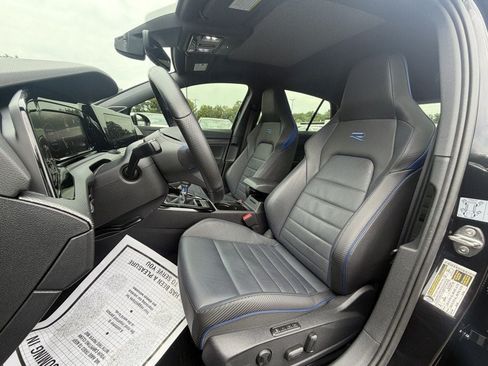 Used 2024 Volkswagen Golf R AWD/4WD image 11