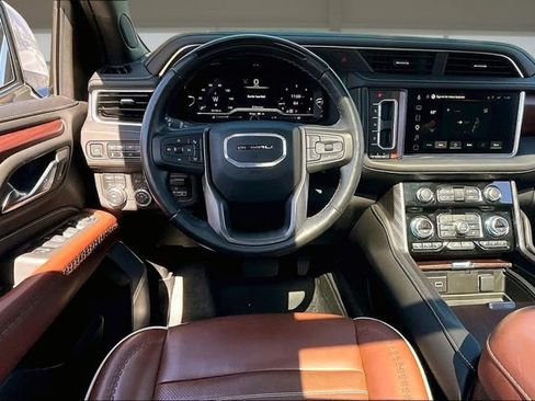 Used 2023 GMC Yukon Denali Ultimate AWD/4WD image 5