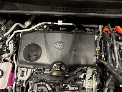 Used 2021 Toyota RAV4 SE w/ Weather & Moonroof Package AWD/4WD image 12