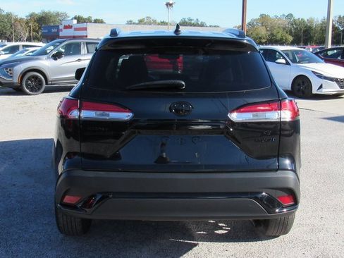 Used 2024 Toyota Corolla Cross SE image 4