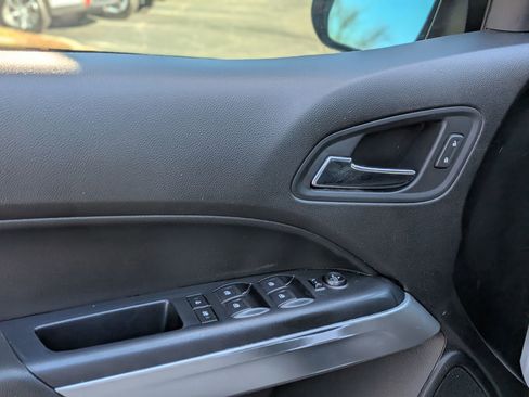 Used 2021 Chevrolet Colorado LT w/ LT Convenience Package image 15