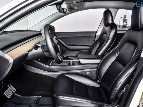 Used 2022 Tesla Model Y Performance image 14