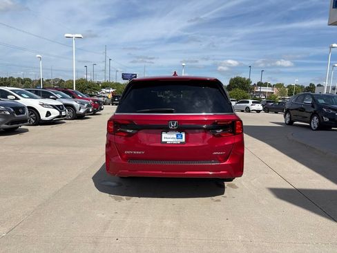 Used 2025 Honda Odyssey Sport-L image 6