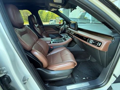 Used 2025 Lincoln Aviator Reserve w/ Equipment Group 201A AWD/4WD image 18