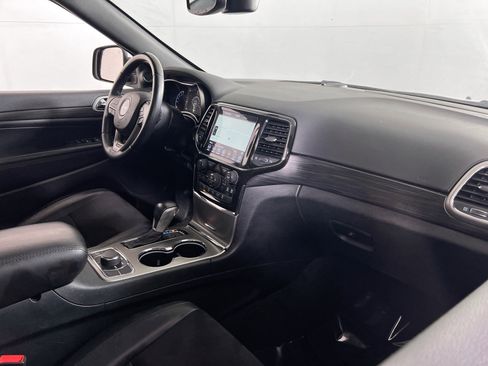 Used 2022 Jeep Grand Cherokee Laredo X image 28