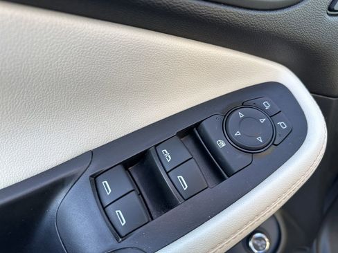 Used 2024 Buick Encore GX Avenir w/ Avenir Convenience Package image 12