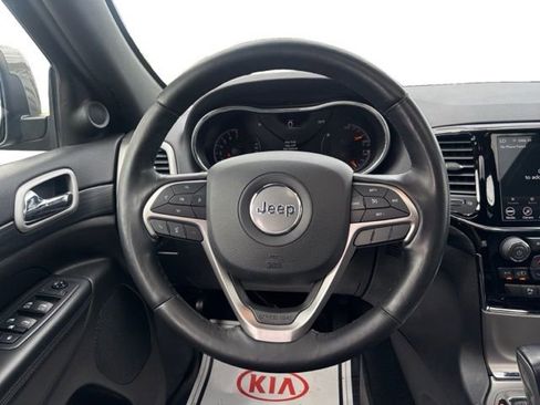 Used 2020 Jeep Grand Cherokee Altitude AWD/4WD image 16