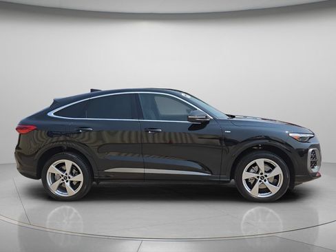 Certified 2025 Audi Q5 Premium Plus AWD/4WD image 9