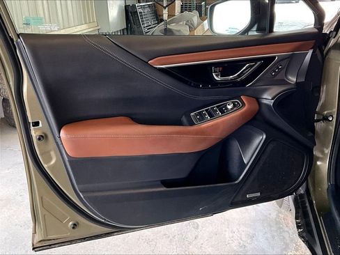 Used 2023 Subaru Outback Touring image 9