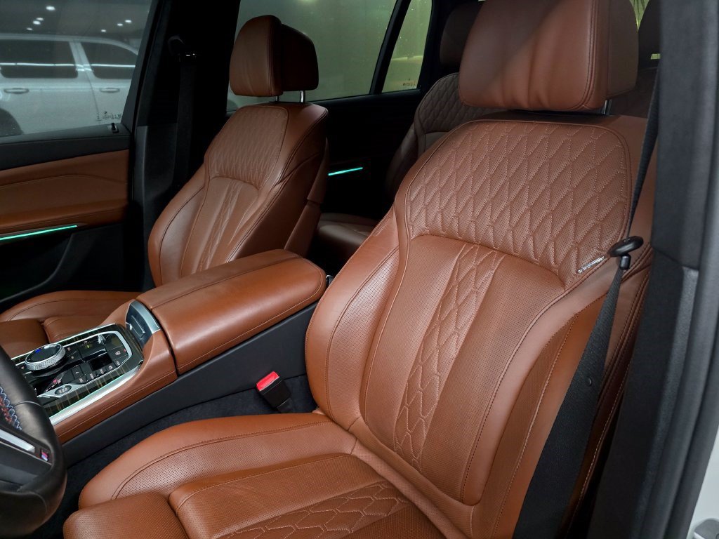 Used 2025 BMW X7 M60i w/ Executive Package AWD/4WD image 19