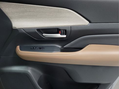 Certified 2026 Toyota Grand Highlander AWD image 15