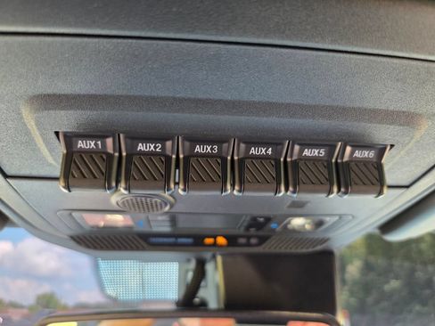 Used 2024 Ford Bronco Raptor w/ Interior Carbon Fiber Pack 6 AWD/4WD image 35