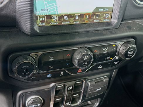 Used 2023 Jeep Wrangler Sahara image 23