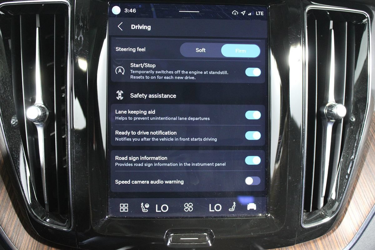 Used 2023 Volvo XC60 B5 Plus w/ Climate Package FWD image 14