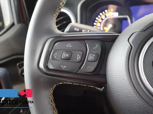 Used 2024 Jeep Gladiator Sport w/ Premium Package AWD/4WD image 17