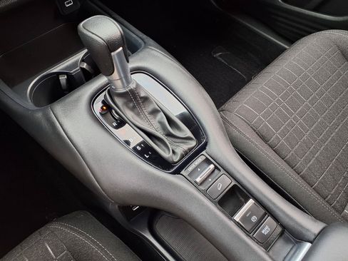 Used 2024 Honda HR-V LX image 12