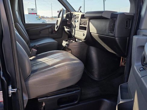 Used 2011 Chevrolet Express 3500 LS image 9