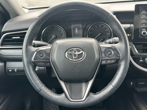 Used 2023 Toyota Camry SE w/ Cold Weather Package FWD image 18