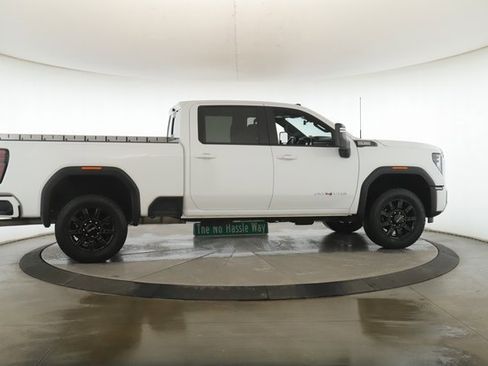 Used 2024 GMC Sierra 2500 AT4 w/ Technology Package image 6