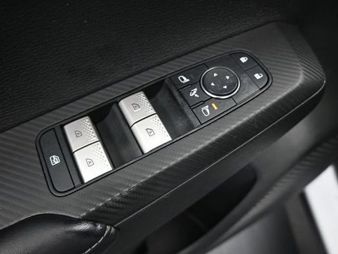 Used 2023 Mitsubishi Outlander SE image 13