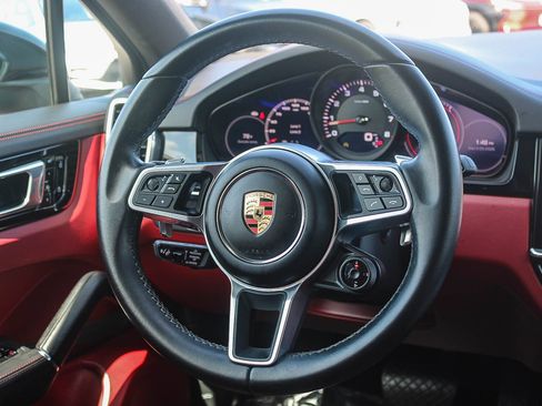 Used 2021 Porsche Cayenne Coupe AWD/4WD image 16