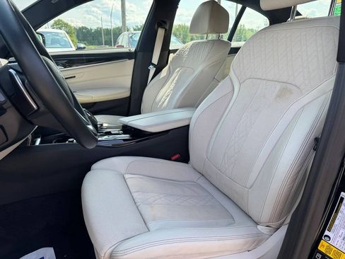 Used 2019 BMW 530i xDrive w/ Premium Package AWD/4WD image 10